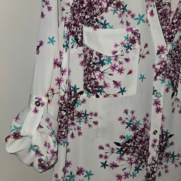 Candie's Floral and Lace Button Up Blouse in a Misses size Small - Picture 6 of 13